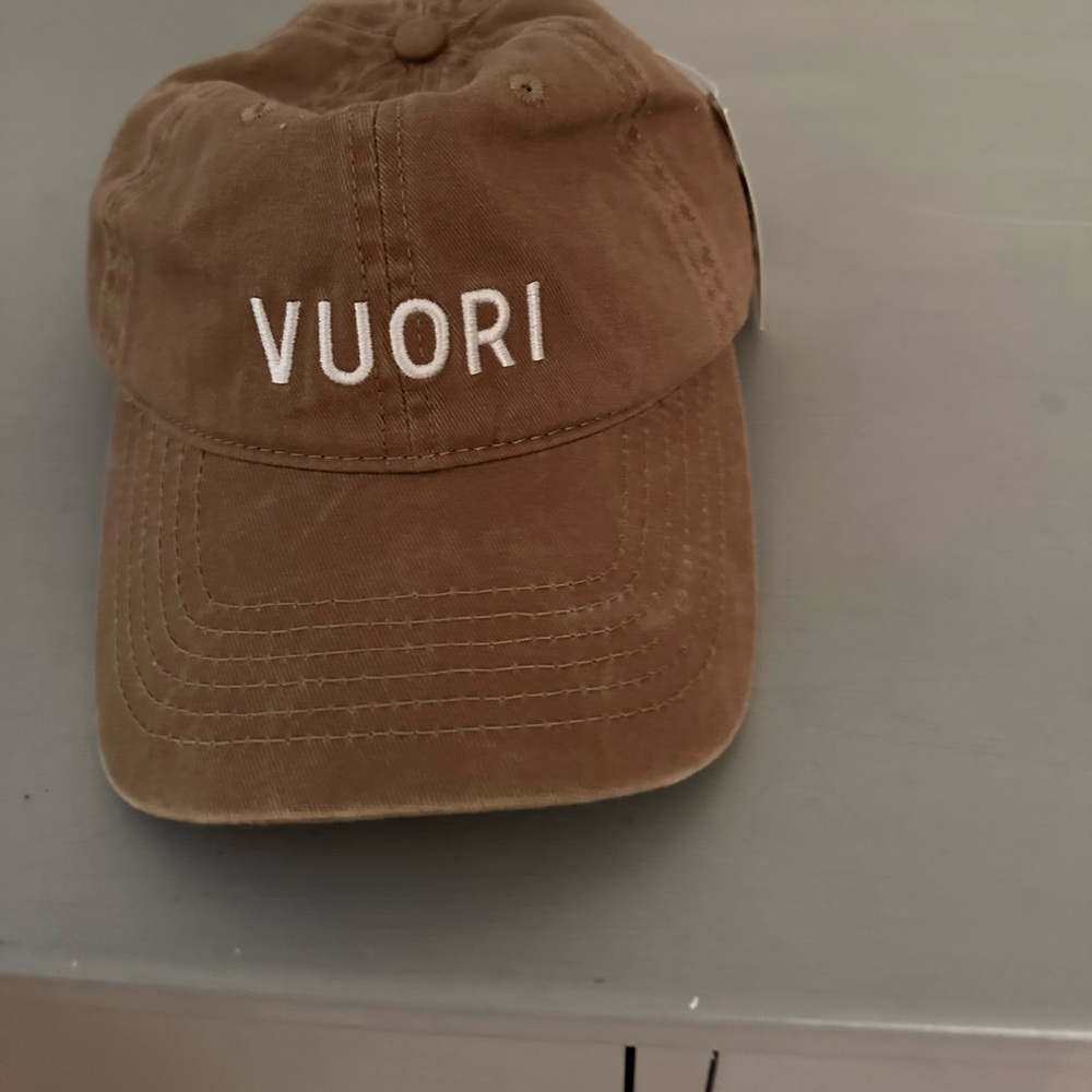NWT Vuori camel adjustable baseball cap